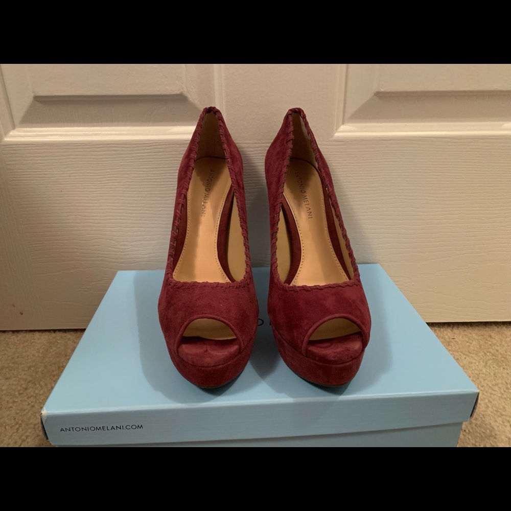 Heels - Picture 2 of 8